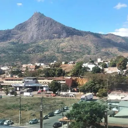 Casa Mary Prox Hospital Samaritano Vista Para Ibituruna Governador Valadares Exterior photo